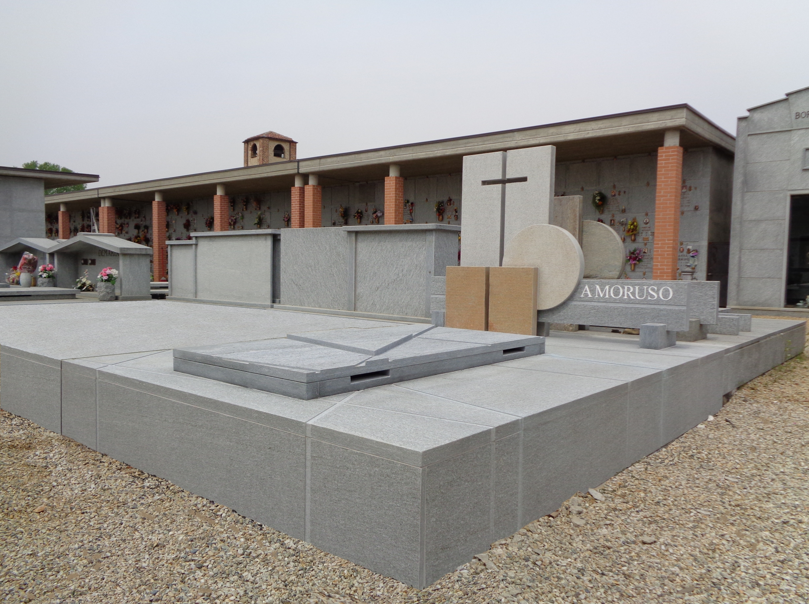 http://www.canavesiobruno-architetti.it/userfiles/image/Tomba%20Amoruso/nuovo%20amoruso1.JPG